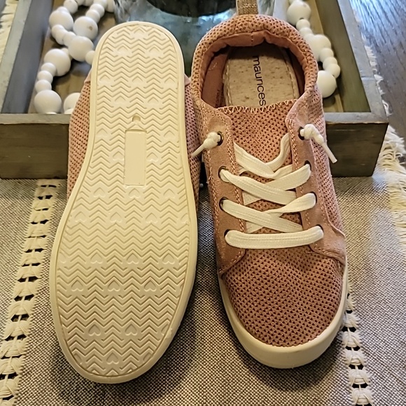 Sneakers - Picture 3 of 4